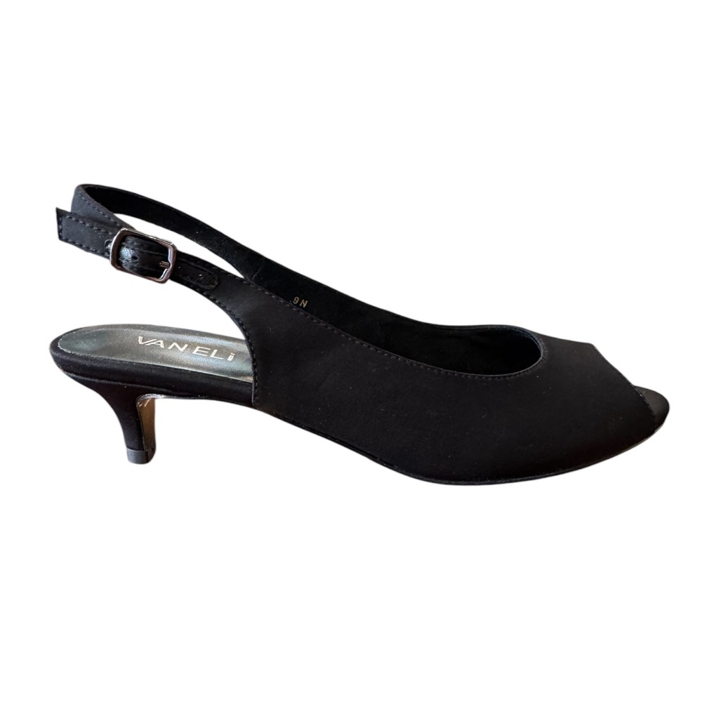 NWOT Women's Vaneli, Leather Pump. Size: 9N, Color: Black